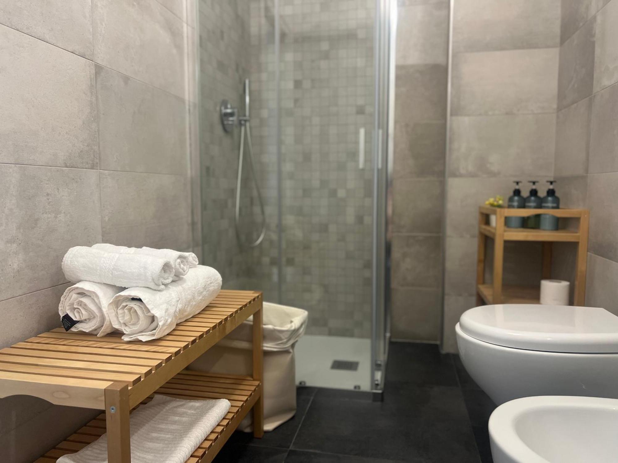 Regina Milano In Melegnano - Wifi, Breakfast Box And Terrace Apartment ภายนอก รูปภาพ